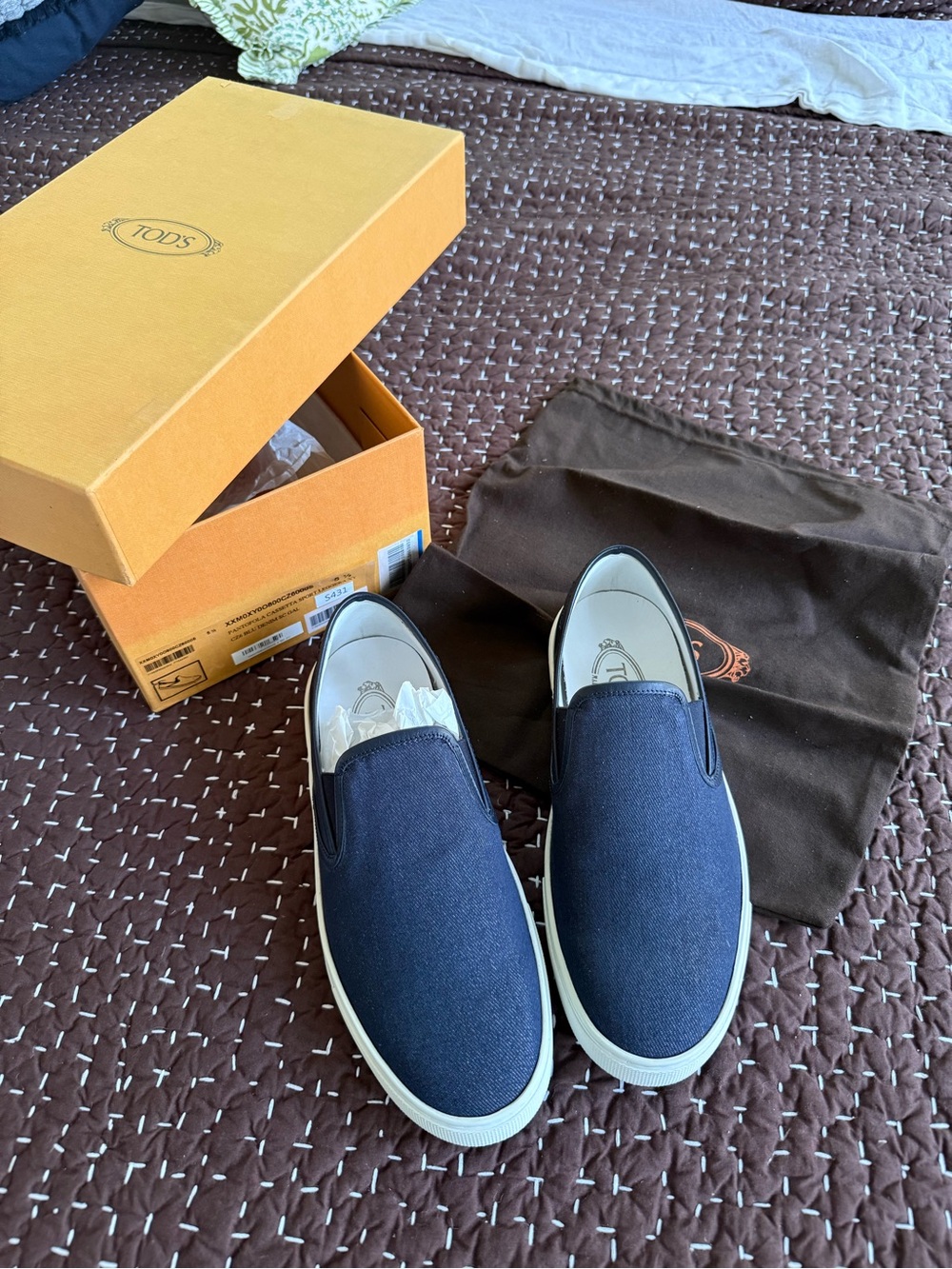 TOD'S Navy Slip-Ons - READ